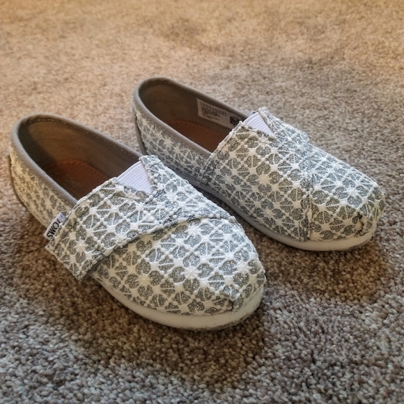 Toms Other - 💖💖💖Host Pick💖💖💖 Casual Tom's Toddler Shoe